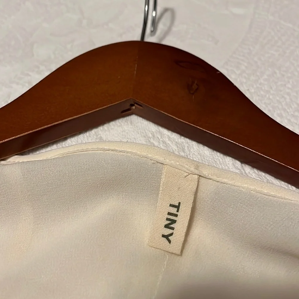 Super cute Tiny rayon dress size large in perfect condition - Picture 2 of 9